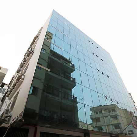 Hotel O M Suites Nuova Delhi Esterno foto